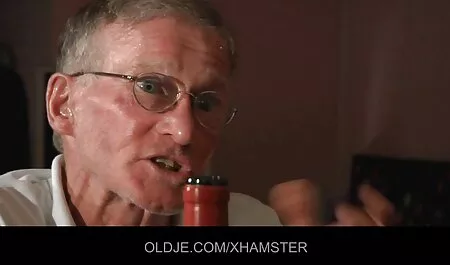 Dos chicas jóvenes llaman a un hombre y le piden que se los folle videos xxx caseros de maduras mexicanas en el culo