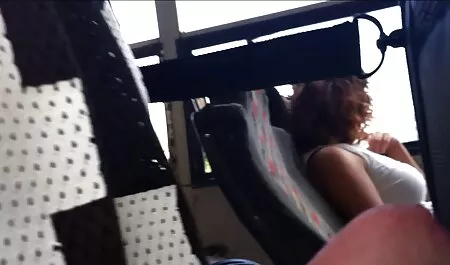 Puta, Ébano, y la maduras reales caseras piel blanca están acostados en la cama