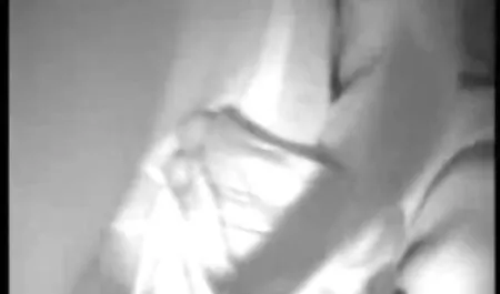 Ruso chica con novio pareja madura casero en cámara en clásico pose