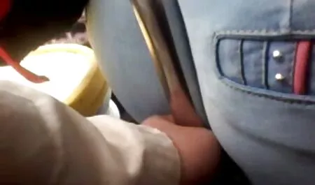 A la gente le gusta llevar a la joven estrella porno un vibrador como regalo y a su hermana codiciosa con maduras videos caseros xxx eso