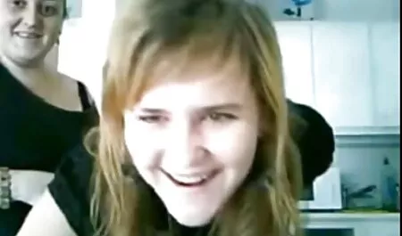 Una joven puta en bikini con un chico en el lago ver videos caseros de maduras