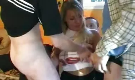 Joven estudiante folla locamente en la cama con su videos caseros de mujeres maduras novio