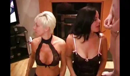 Dos morena delgada chica para videos caseros de mujeres maduras tener sexo, mamada en el sofá