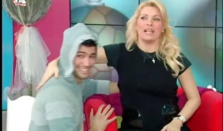 Shaking videos caseros de maduras españolas follando polluelos teniendo sexo en coño con semen en