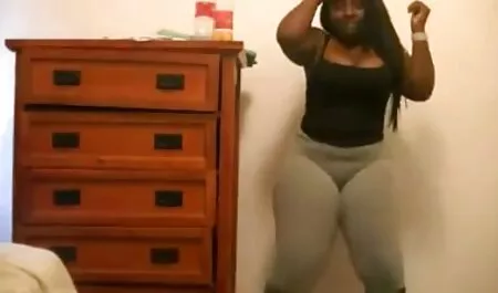 Chica videos caseros de maduras calientes usando medias es muy travieso para la chico