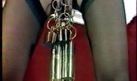 Dos tetona milfs maduras borrachas caseros para la pareja con la cool chico polla