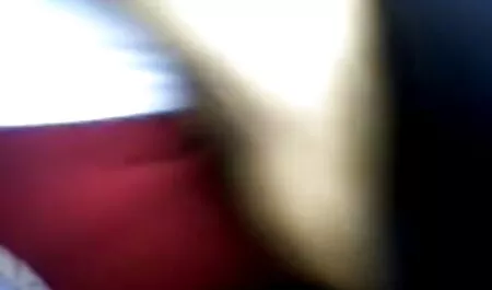 Belleza joven hermana codiciosa en un videos de maduras caseros gratis jacuzzi burbujeante con un compañero