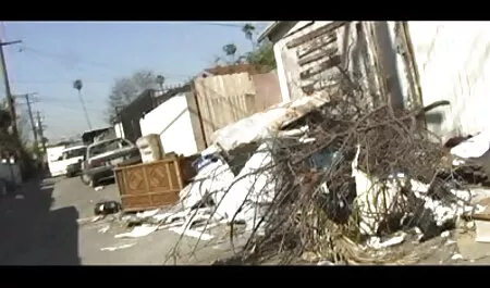 Depravado xxx señoras caseros maduro ama de casa listo para conseguir el puño del marido en el coño, estirándolo