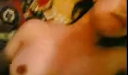 Una anfitriona videos caseros mexicanas maduras miembro de la casa encontró a una niñera en el baño y tomó su sexo con su marido