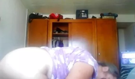 Milf, madura, quiere experimentar sexo extremo con milfs caseras un hombre muy extraño