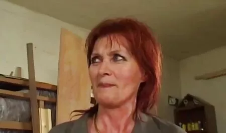 Chicas Sexy rubia se la follan señoras cojiendo caseros en un sitio de construcción, ella ni siquiera tiene tiempo para desnudarse :)