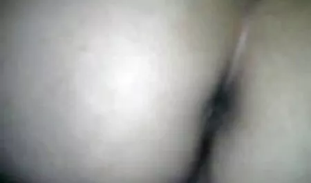 Joven modelo porno frotando su coño videos caseros de maduras culiando con un vibrador y un fuerte squirting, meando