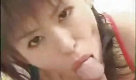 Hábilmente provocativa chica falda maduras reales caseras corta de su