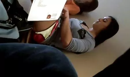 Asiático ama maduras infieles caseras de casa jugando con polla de amigos