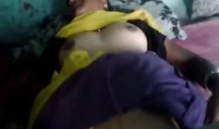 Sexo con entrenador en la videos de maduras reales sala de equipos