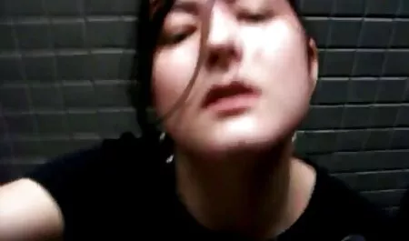 Las niñas cruzan xxx videos caseros maduras el umbral de la virginidad con un chico