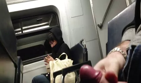 Joven chica vistiendo lencería y medias y convertido sexo casero de veteranas en la puta para anal mierda