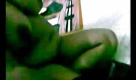 Tetona madura porno Estrellas en un traje cachonda seduce videos caseros de maduras chilenas a un hombre para el sexo