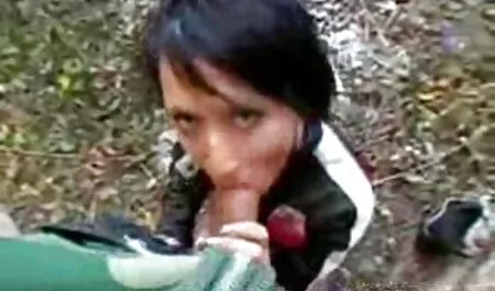 Vibrador fácil maduras casero real de hundirse profundamente en la vagina llena de perra