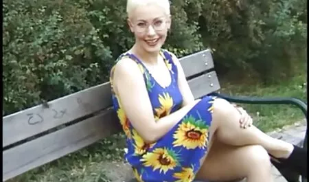 Coquette comenzó maduras casero españolas a acosar al chico