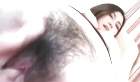 Excelente masturbación en la cama videos caseros de maduras masturbandose