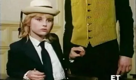 Coño afeitado de una joven rubia recibe una lengua y una videos caseros de cuarentonas polla de un chico