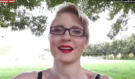 El maduras casero real chico del falo corre la violencia de una elegante mamada de una joven cachonda rubia