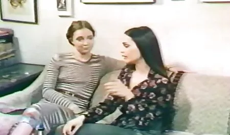 Una rubia madura fumando un cigarrillo y calmada hidratada tomar videos caseros de señoras teniendo sexo las grandes pollas de caballeros en el culo