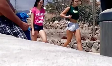 Una chica joven fue azotada por videos caseros de maduras amateur un chico con una gran polla de elefante
