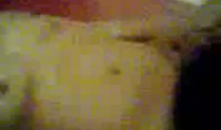 Joven Latina sentada videos caseros de esposas maduras en la cara de su novio y haciendo su coño