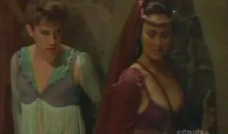 Una perra con un gran culo es brutal y profundamente maduras caseros follada en la boca, coño y anal