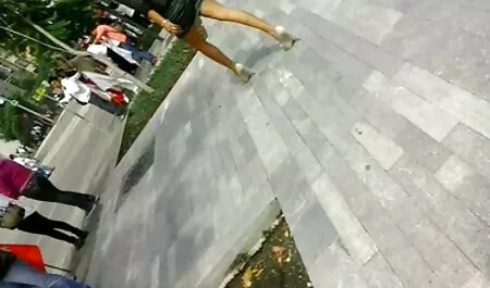 Joven, morena, público, al aire videos caseros lesbianas maduras libre, biker chupar la polla