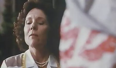 Caliente joven abuela seduce la chico dentro la caliente mierda videos caseros maduras calientes con ella