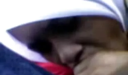 Obtener un regalo íntimo de su amante señoras culonas caseras y darle las gracias por un gran