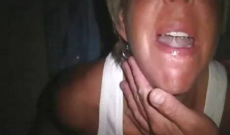 Un perro que joven blanco chupa un videos xxx de maduras caseras palo de hombre negro y hermana ansiosa con él